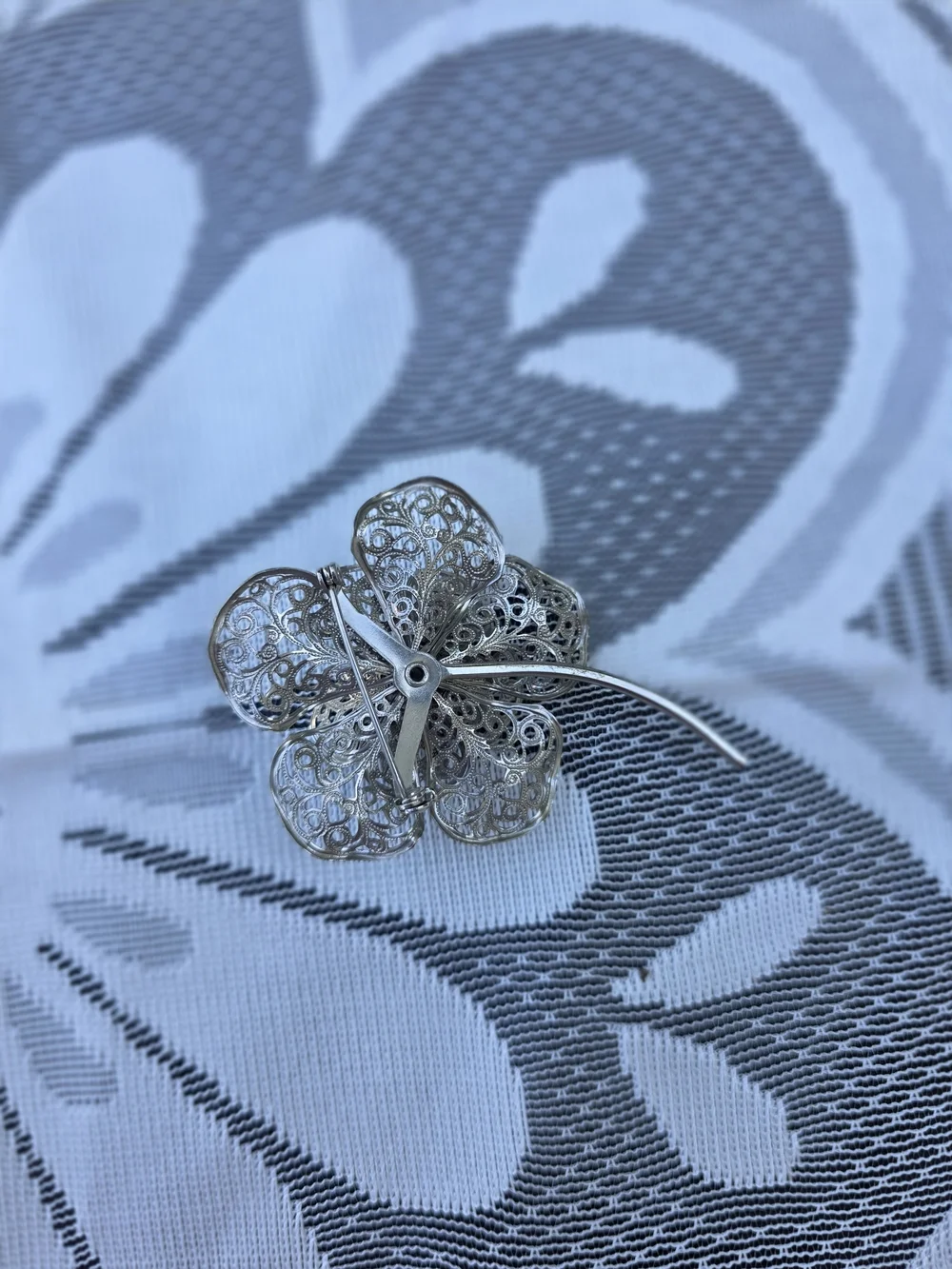 Vintage Silver Filigree Flower Brooch Pin - Elegant Silver Floral Jewelry